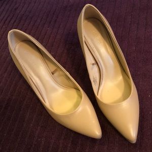 NWOT Beige Old Navy Pumps